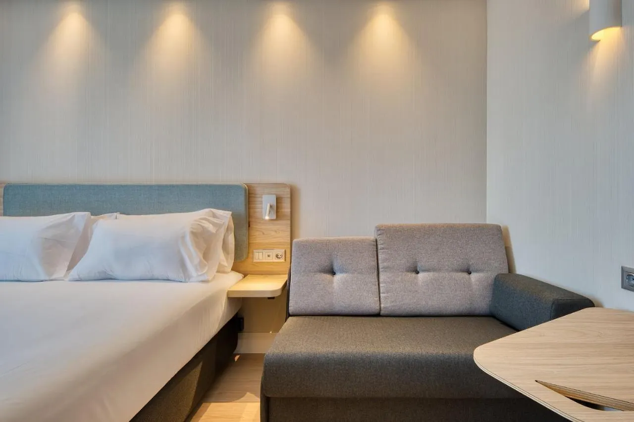 Hotel Holiday Inn Express - Madrid - Airport By Ihg