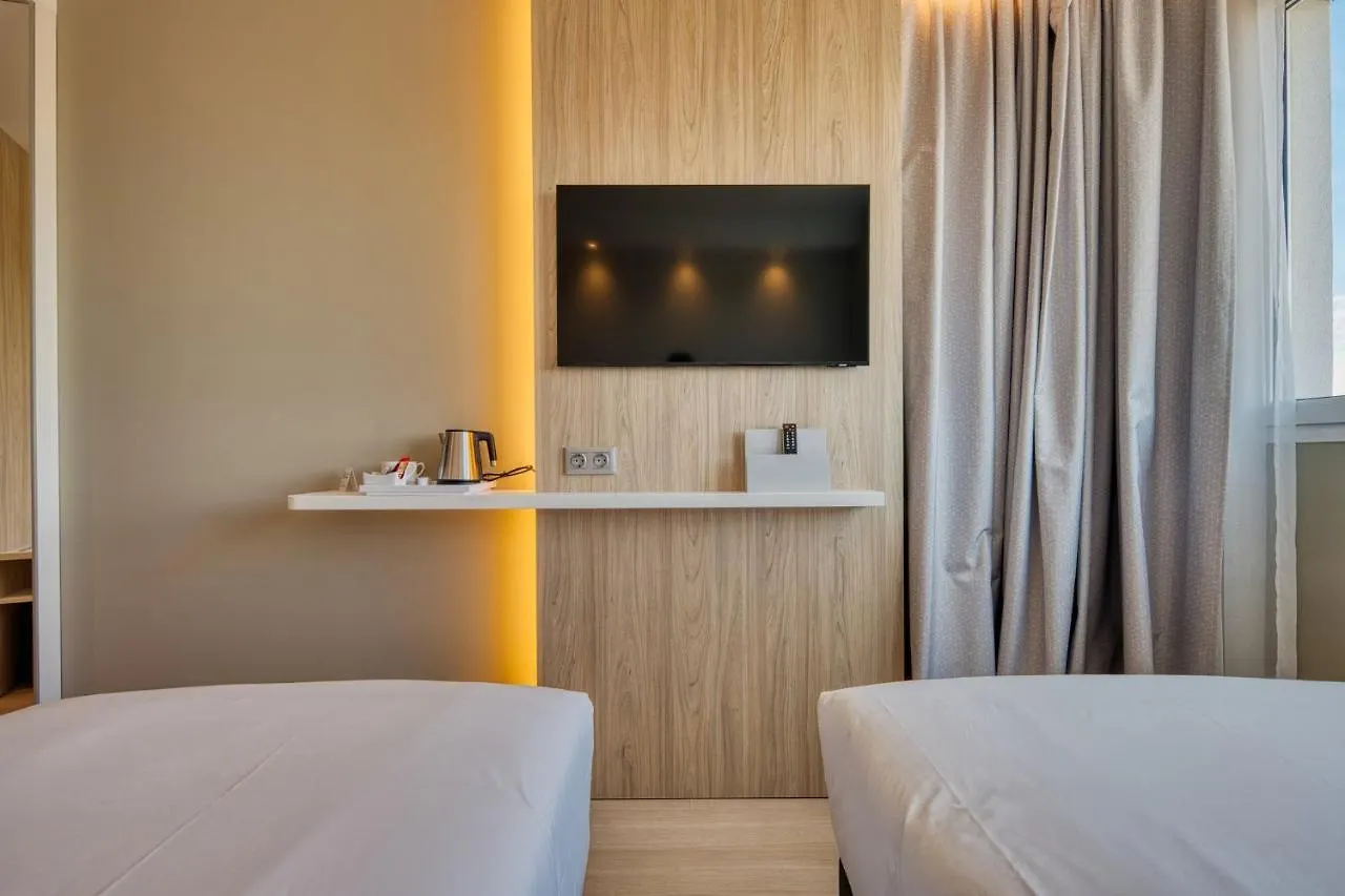 Holiday Inn Express - Madrid - Airport By Ihg 3*,