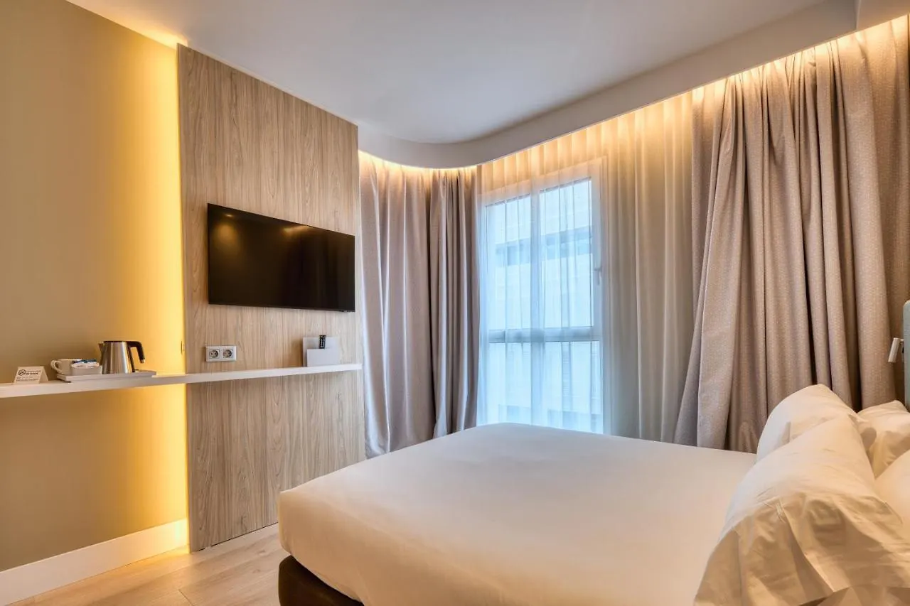 Holiday Inn Express - Madrid - Airport By Ihg Hotel