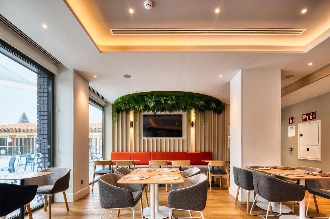 Holiday Inn Express - Madrid - Airport By Ihg Hotel