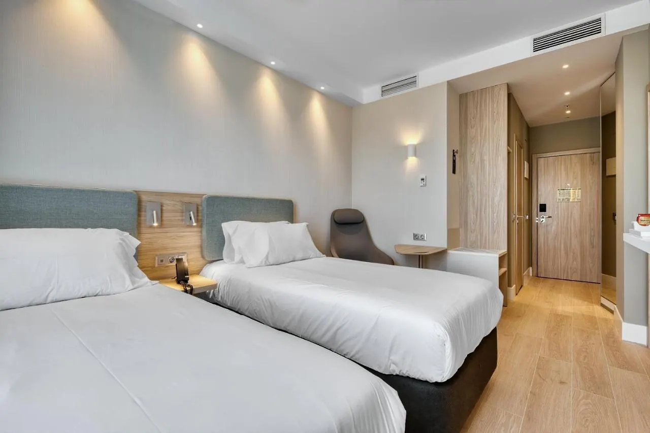 فندق Holiday Inn Express - Madrid - Airport By Ihg